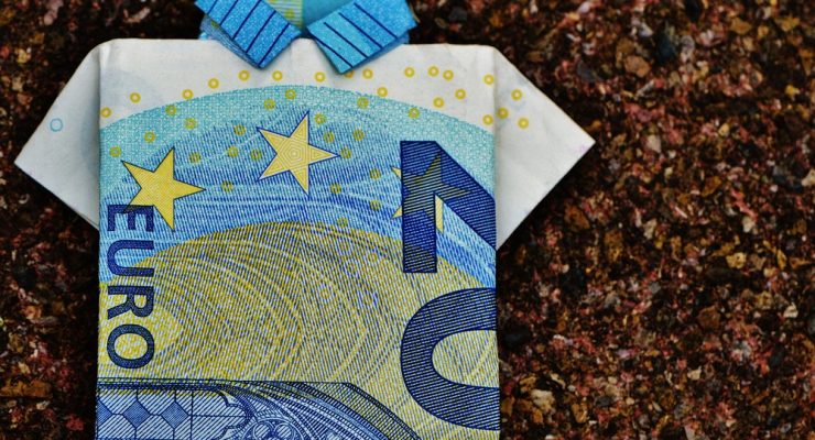 the-last-shirt-dollar-bill-20-euro-folded-128878